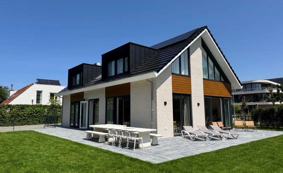 001 - HR002 voorkant buiten.jpg