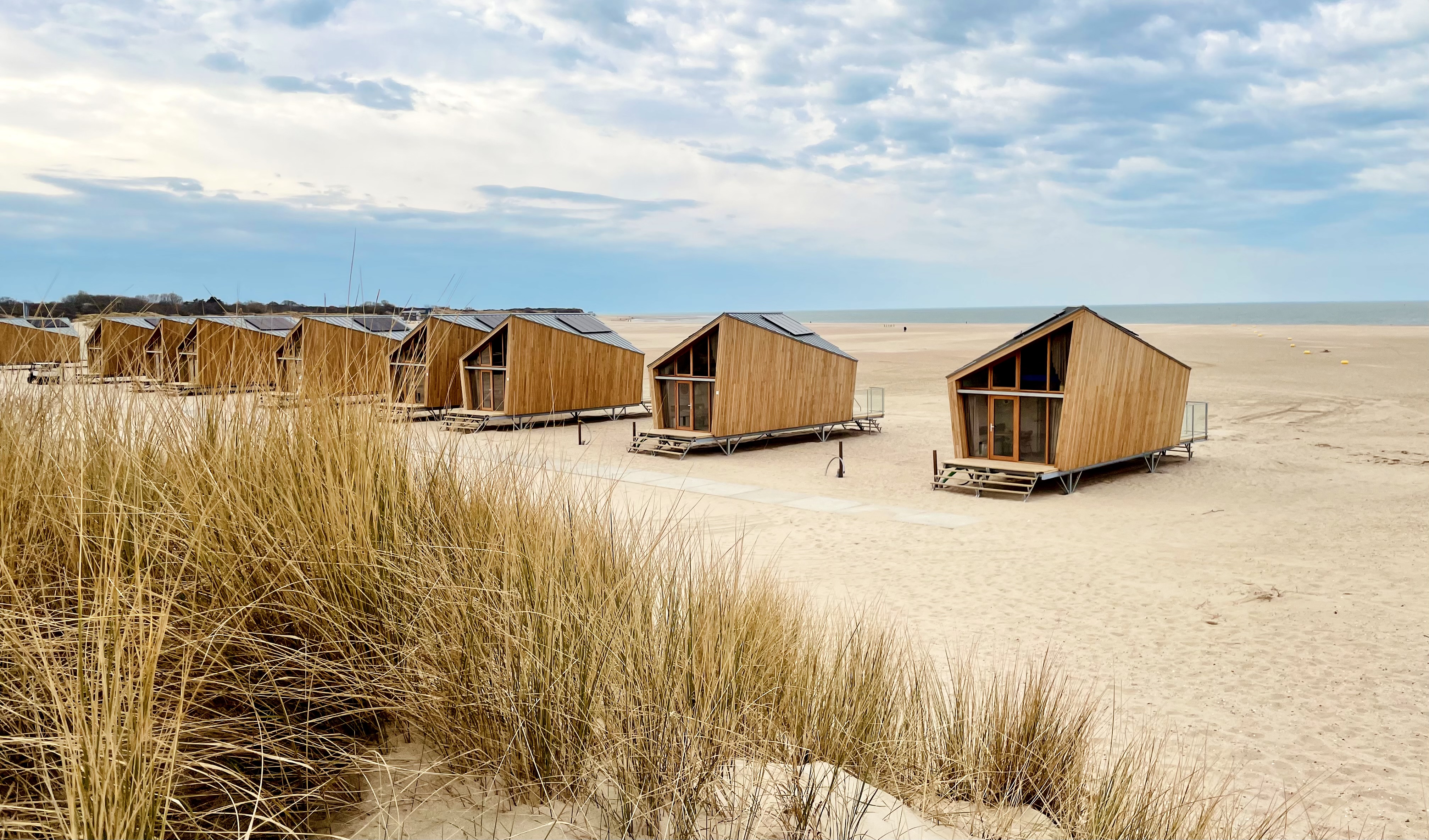 Strandhuisaccommodaties Nederland; slapen op het strand - Reisliefde